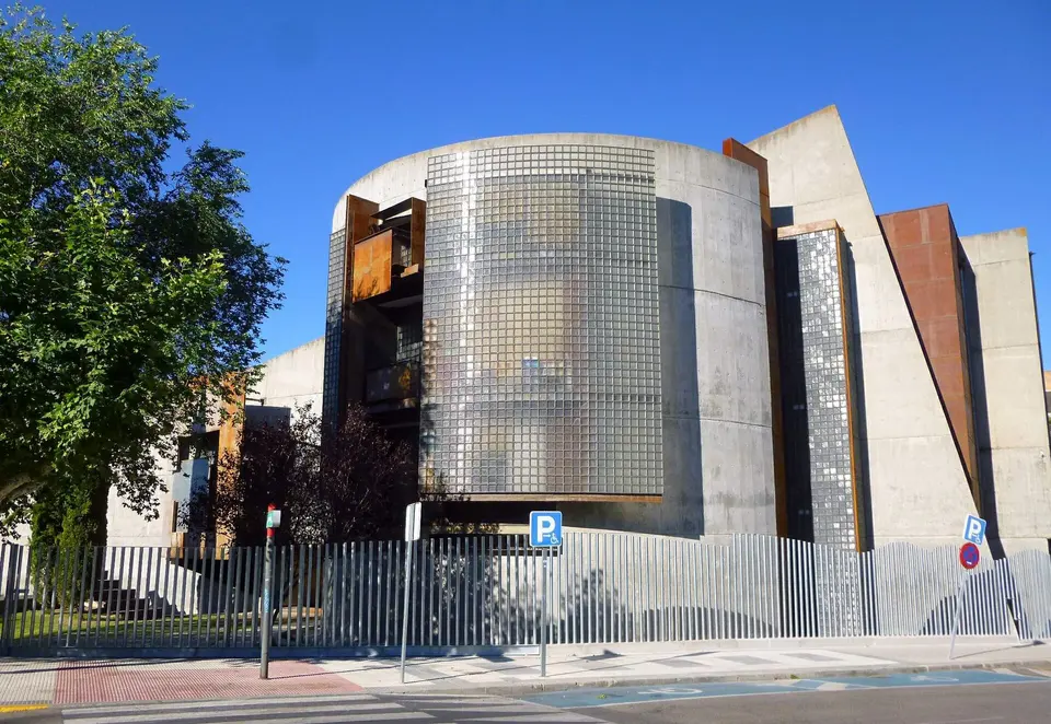 El Auditorio Alfredo Kraus desde la calle de las Norias